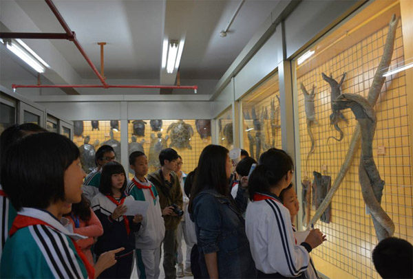手拉手,共环保 ——记“团队手拉手,爱国主义教育基地行”活动