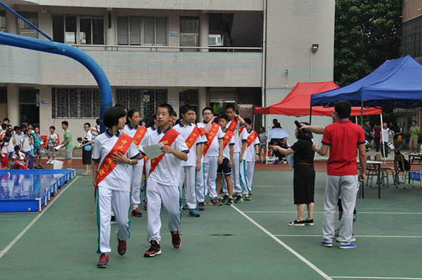 全国青少年海模竞赛(广州预选赛)在我校举行