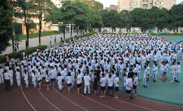 未雨绸缪：本学期第一次紧急疏散演练举行顺利