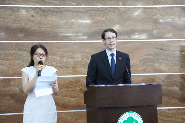 有趣的德语第一课 ——记德国驻广州领事馆副总领事来校讲座