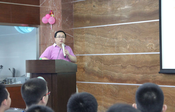 我校举行“我爱我,赢未来”心理健康日活动