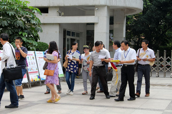 在交流学习中提升 ——武汉市26中来我校考察交流