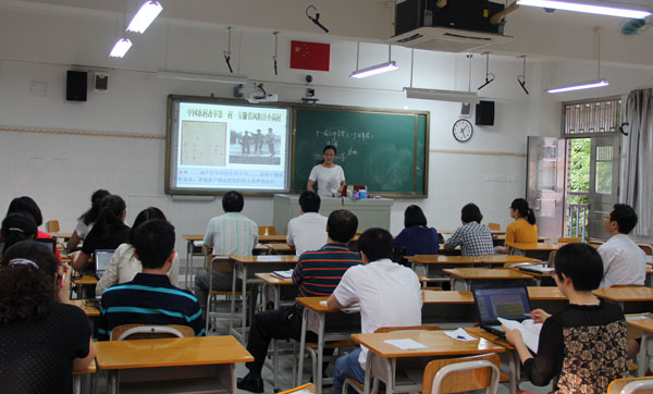 我校青年教师精彩演绎浓缩版课堂教学盛宴
