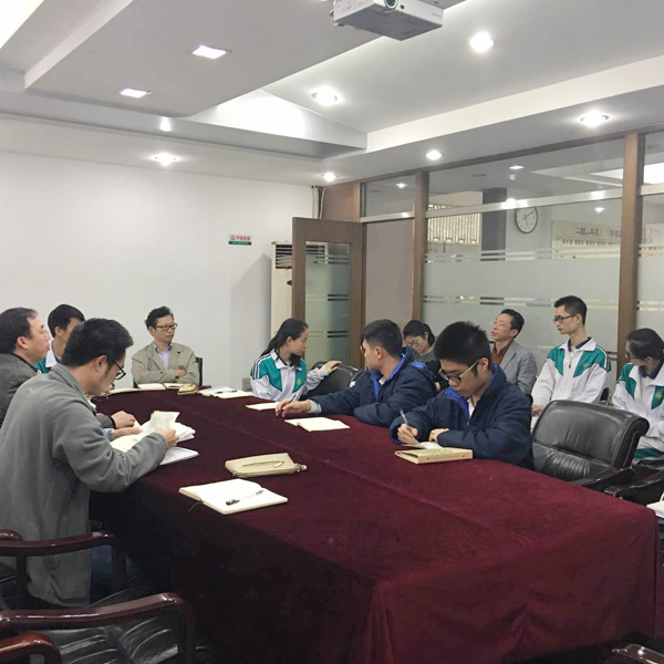 倾听、沟通、回应、改进——记校领导与学生干部座谈会