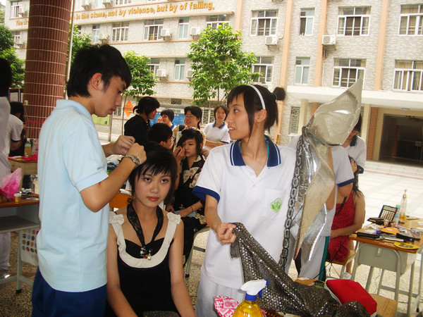 5.11学生会开放日--非主流造型决赛现场图片