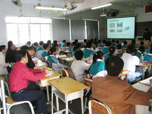 省农村初中校长提高班学员来我校交流