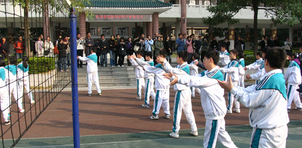 香港教师参观团来我校访问交流