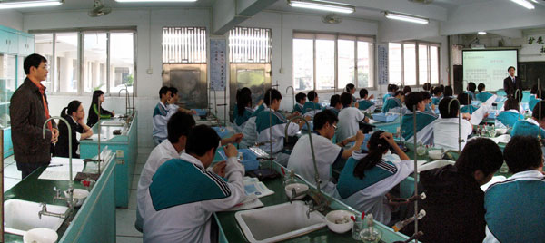 我校接受广东省高中教学水平评估