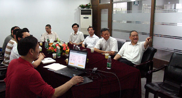 中山大学黄达人校长到附中视察校园安全工作