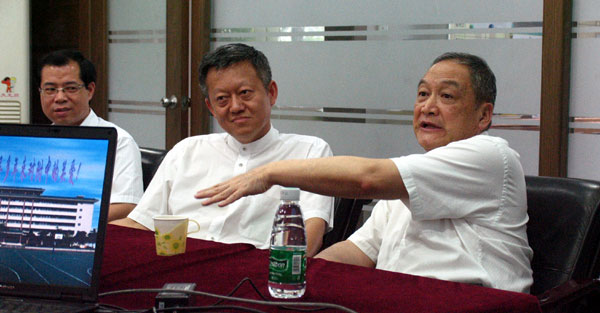 中山大学黄达人校长到附中视察校园安全工作