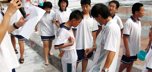 中大附中首届泼水节圆满结束