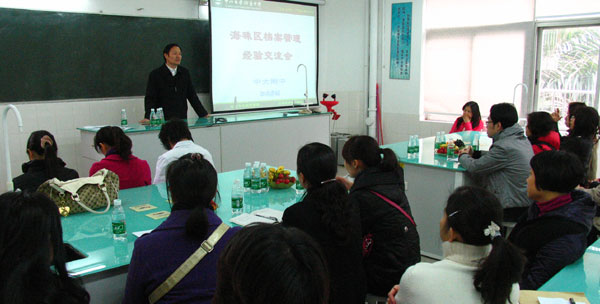 我校档案管理规范,区教育局组织重点观摩