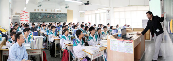 坚守与创新：我校首届“同题异构”教学活动圆满落幕
