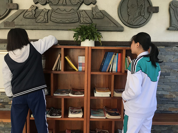 新学期初一（1）班第一次义务劳动速记