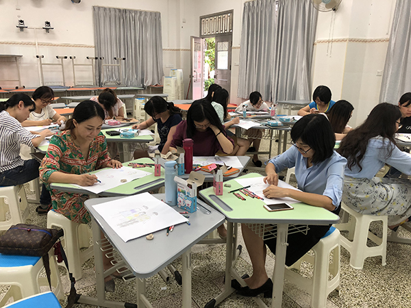 有趣的绘画分析——首期面向班主任的心理团体辅导