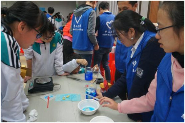 奇思妙想创造新材料——“材益”科学活动感受