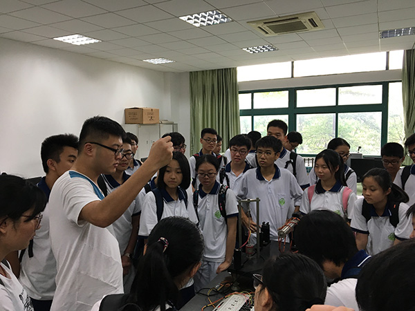 高一年级秋游活动充实而圆满