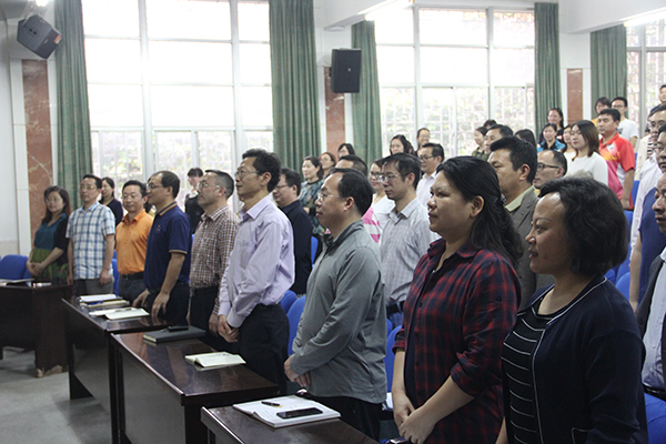 打造教师的第二张名片 ——第二次教师着装礼仪讲座轻松开讲