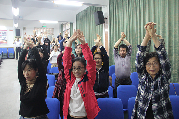 打造教师的第二张名片 ——第二次教师着装礼仪讲座轻松开讲