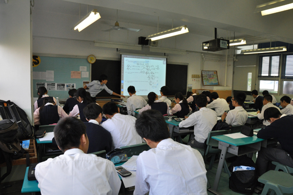 我校教师赴香港保良局胡忠中学交流圆满成功