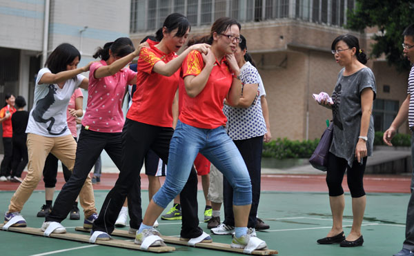 走下讲坛，你依然活力与美 ——中大附中教师节趣味运动会活力上演
