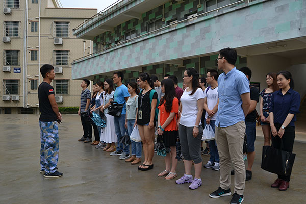 我校青年教师与中船公司员工联谊