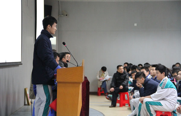 高中部举行散学典礼