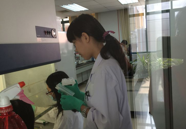 感受前沿科学 触摸岭南艺术