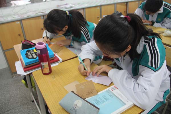 我校班会公开课评比活动圆满结束