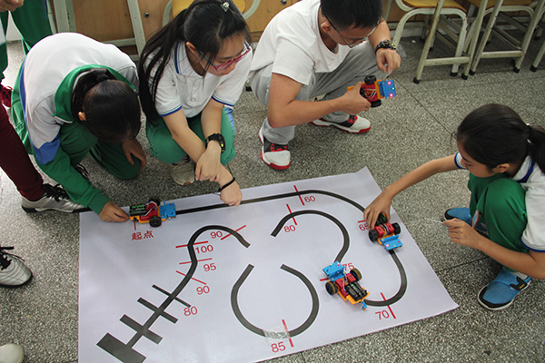 2016年广州市青少年电子制作锦标赛在我校举行