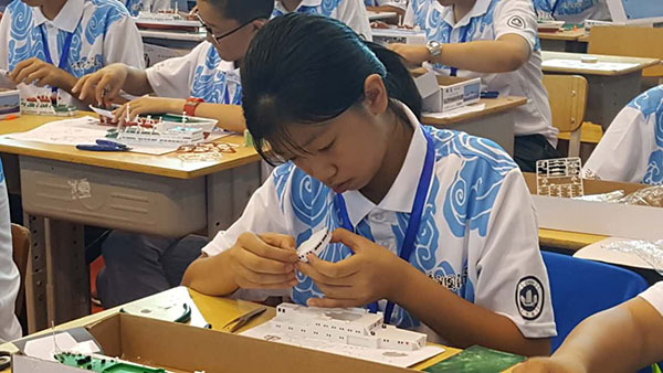 我校在全国青少年航海模型比赛中获得好成绩