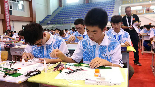 我校在全国青少年航海模型比赛中获得好成绩