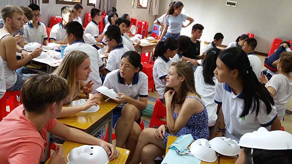 延续的温暖与感动——记德国伙伴学校的回访交流