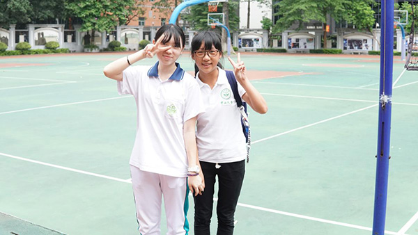 云南省凤庆县鲁史中学师生来中大附中参观交流