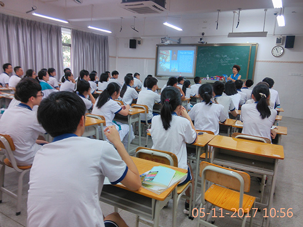 我校外语老师接受英语教学培训