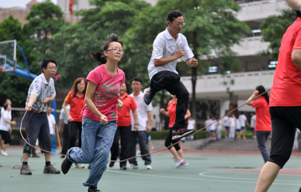 走下讲坛，你依然活力与美 ——中大附中教师节趣味运动会活力上演