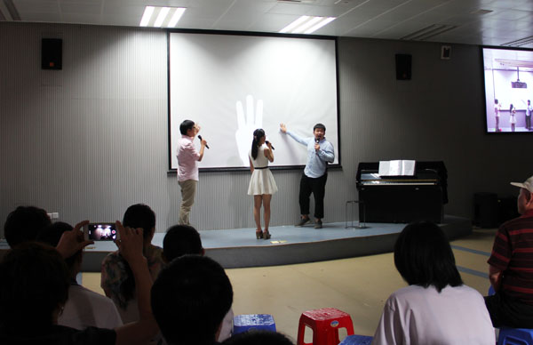 高三毕业举行隆重典礼
