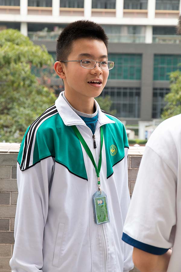杨菲凡同学雨中救人