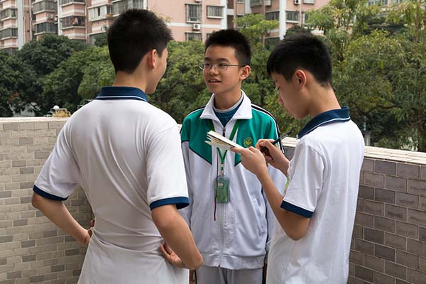 杨菲凡同学雨中救人