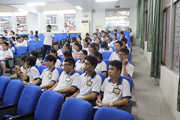 胡阳同学当选中大附中第二十三届学生会主席