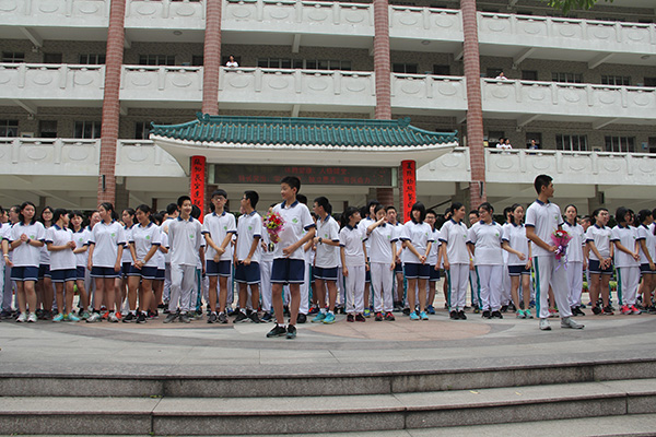 学校为高考中考出征壮行