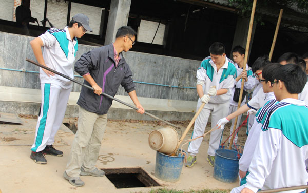 高二年级学农顺利结束 