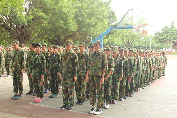 我校2016级新生军训圆满结束