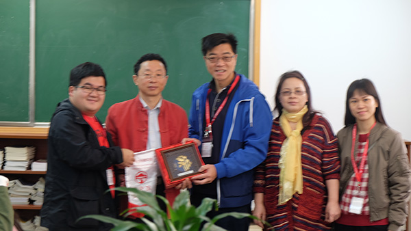 香港岭南衡怡中学师生团来我校交流访问