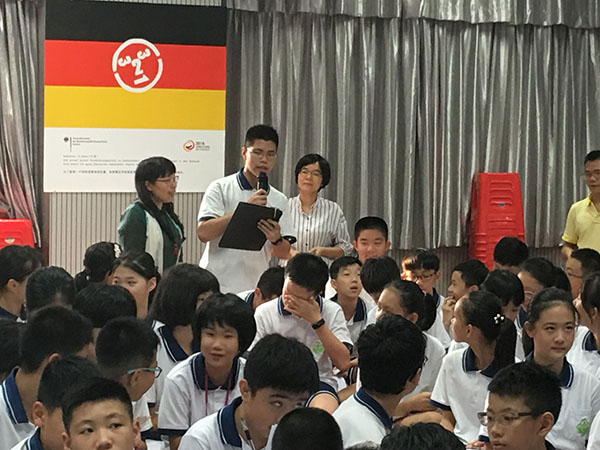 我的青春我做主——记初一级青春期教育团辅活动